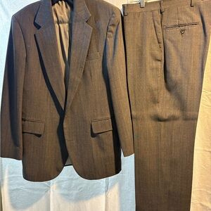 Haggar Men's Classic Gray Suit